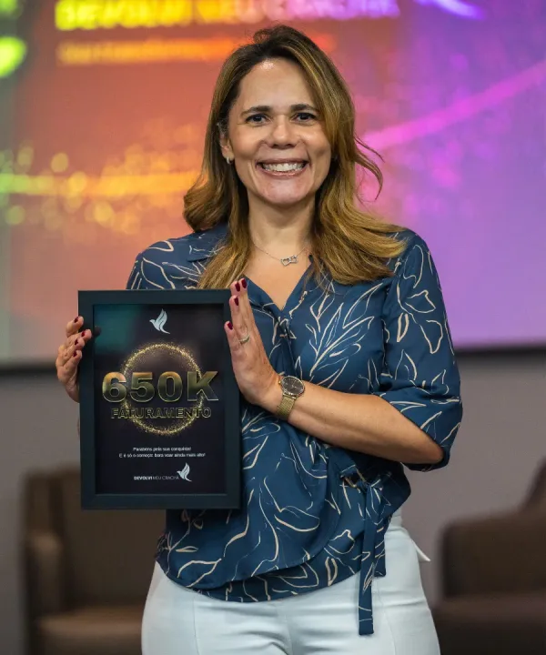 Placa de 650 mil reais de faturamento de mentorado do Devolvi Meu Crachá